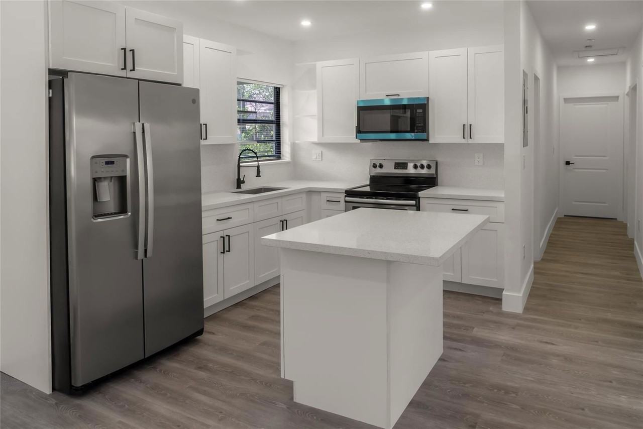 2724 Sw 34th Ct #2 - Photo 6 of 8