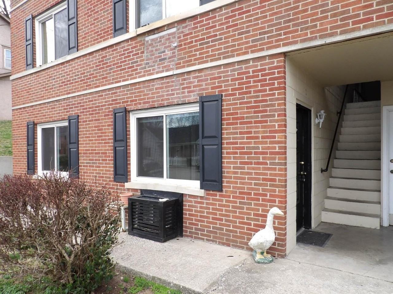 720 Woodland Ave Apt 3 - Photo 2 of 30