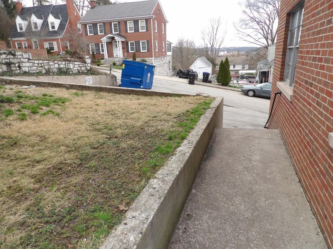 720 Woodland Ave Apt 3 - Photo 3 of 30