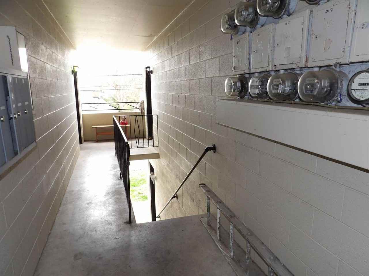 720 Woodland Ave Apt 3 - Photo 4 of 30