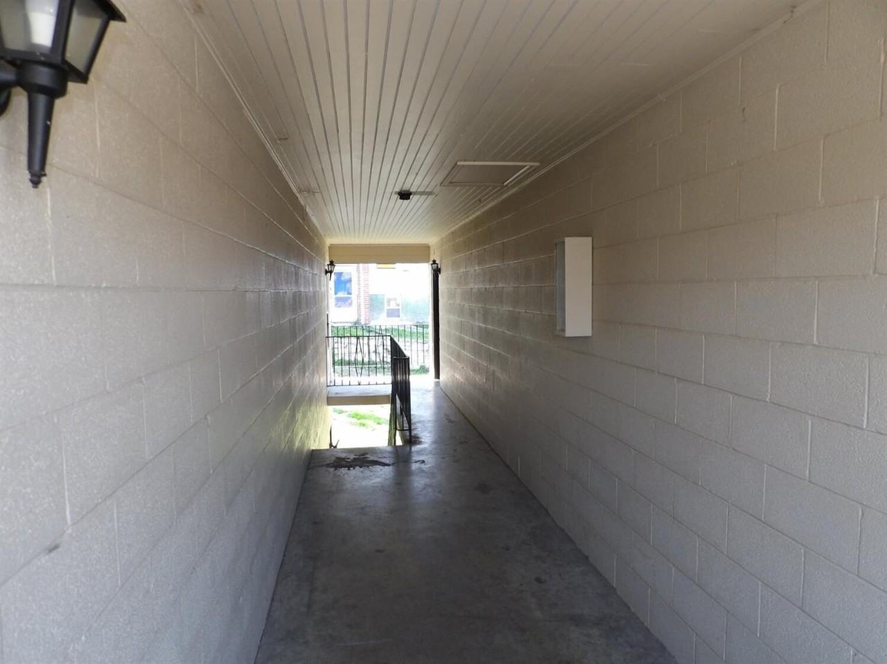 720 Woodland Ave Apt 3 - Photo 5 of 30