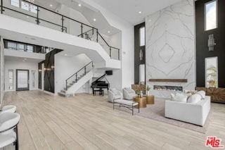 20248 Willoughby Ln - Photo 3 of 8