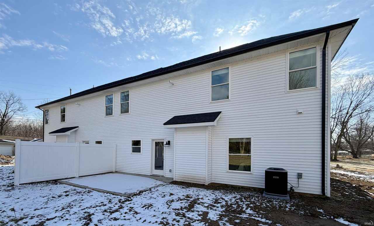 198 N Robinson St - Photo 3 of 20