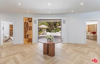 702 N Beverly Dr - Photo 6 of 8