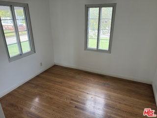 6434 W 87th St #1 - Photo 4 of 8