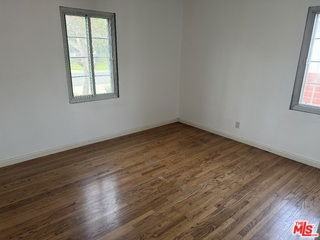 6434 W 87th St #1 - Photo 5 of 8