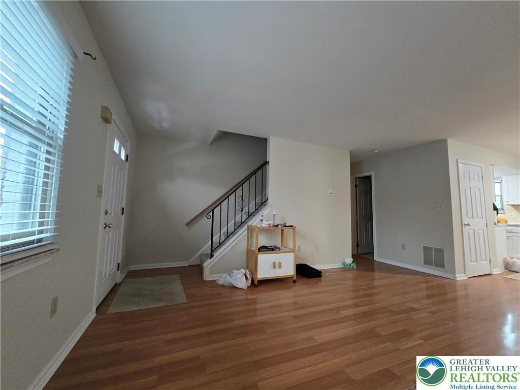 1223 N Albright Ave - Photo 3 of 12