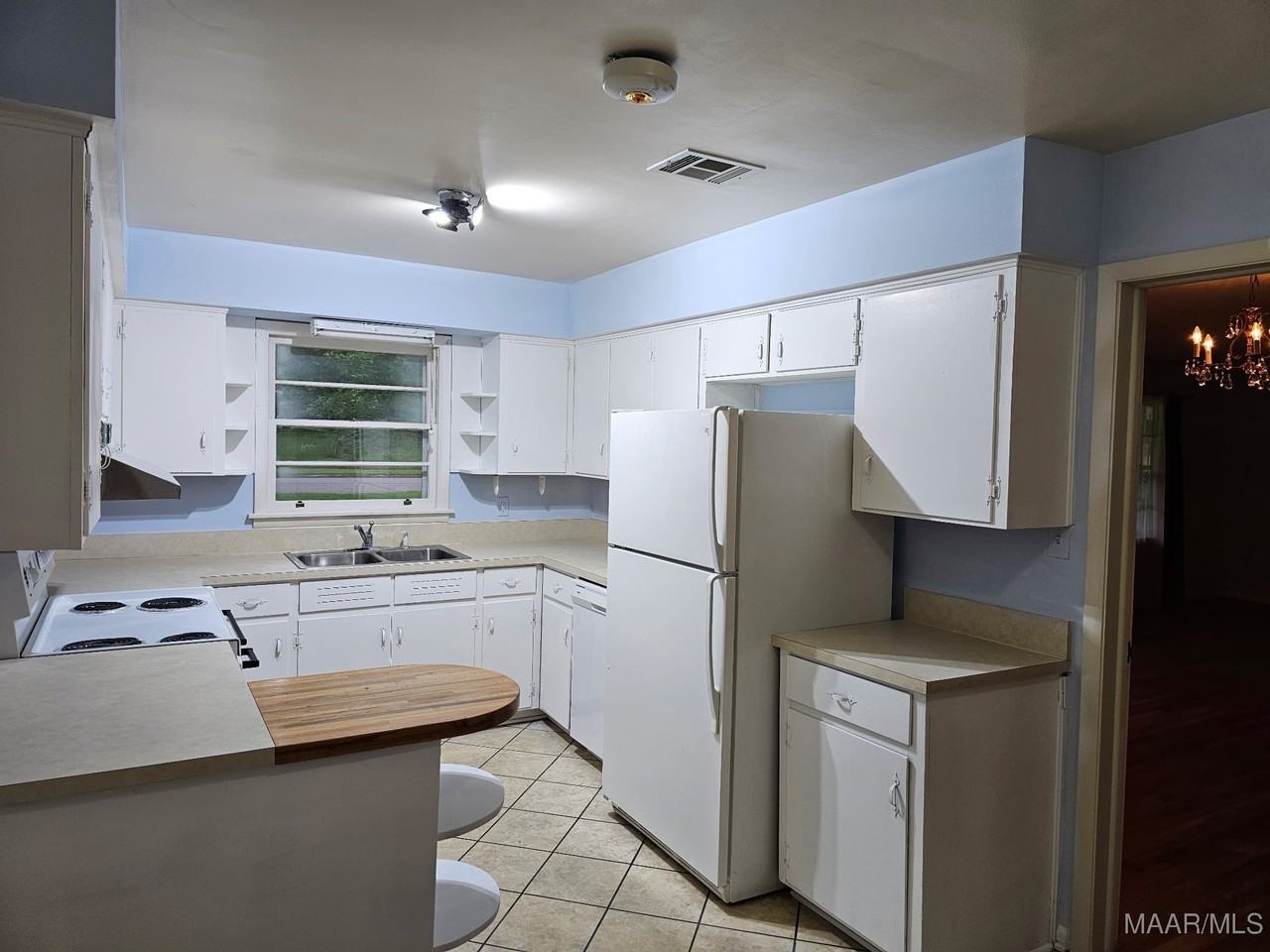 179 W Rosemary Rd - Photo 5 of 26