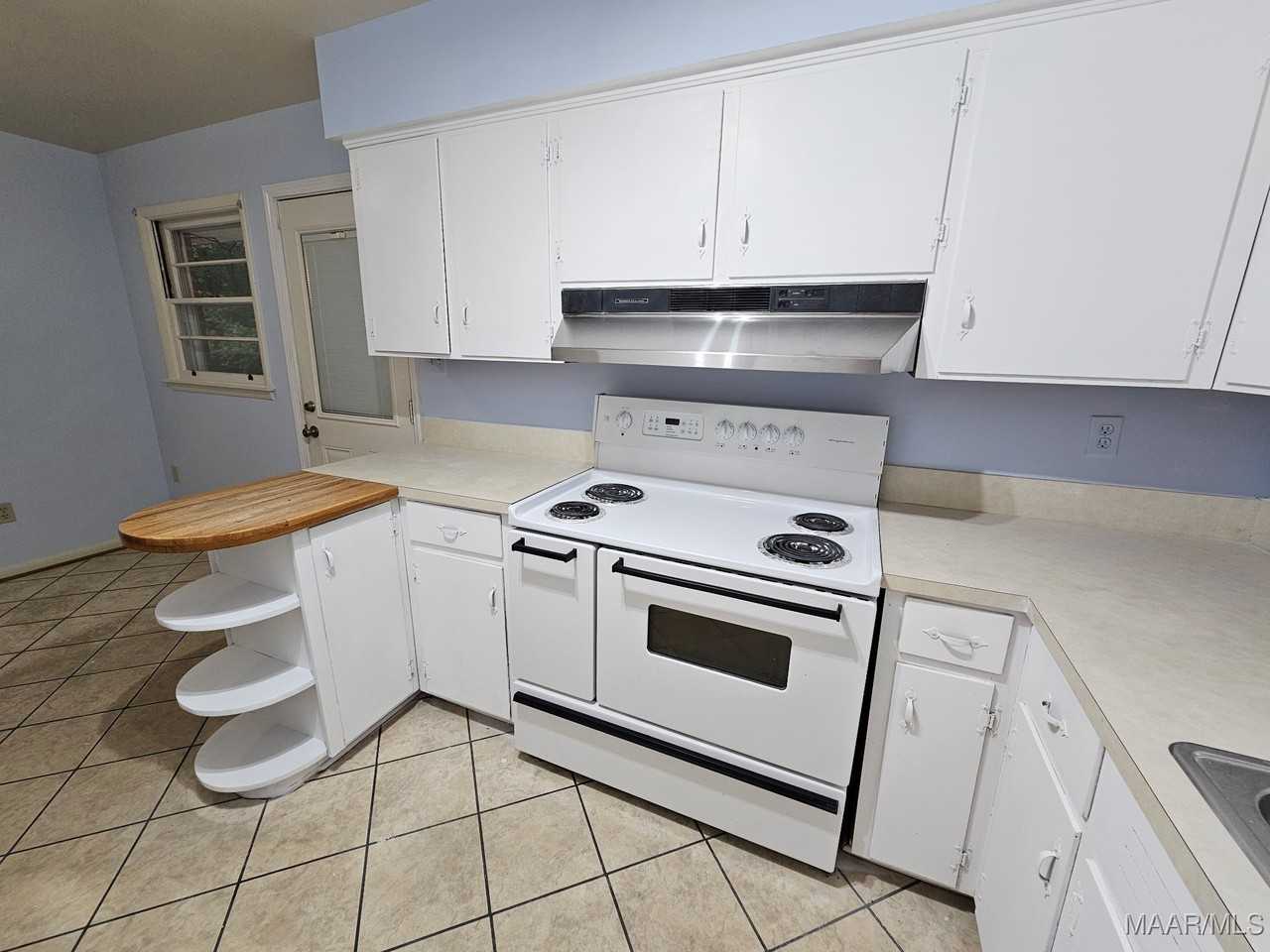 179 W Rosemary Rd - Photo 7 of 26