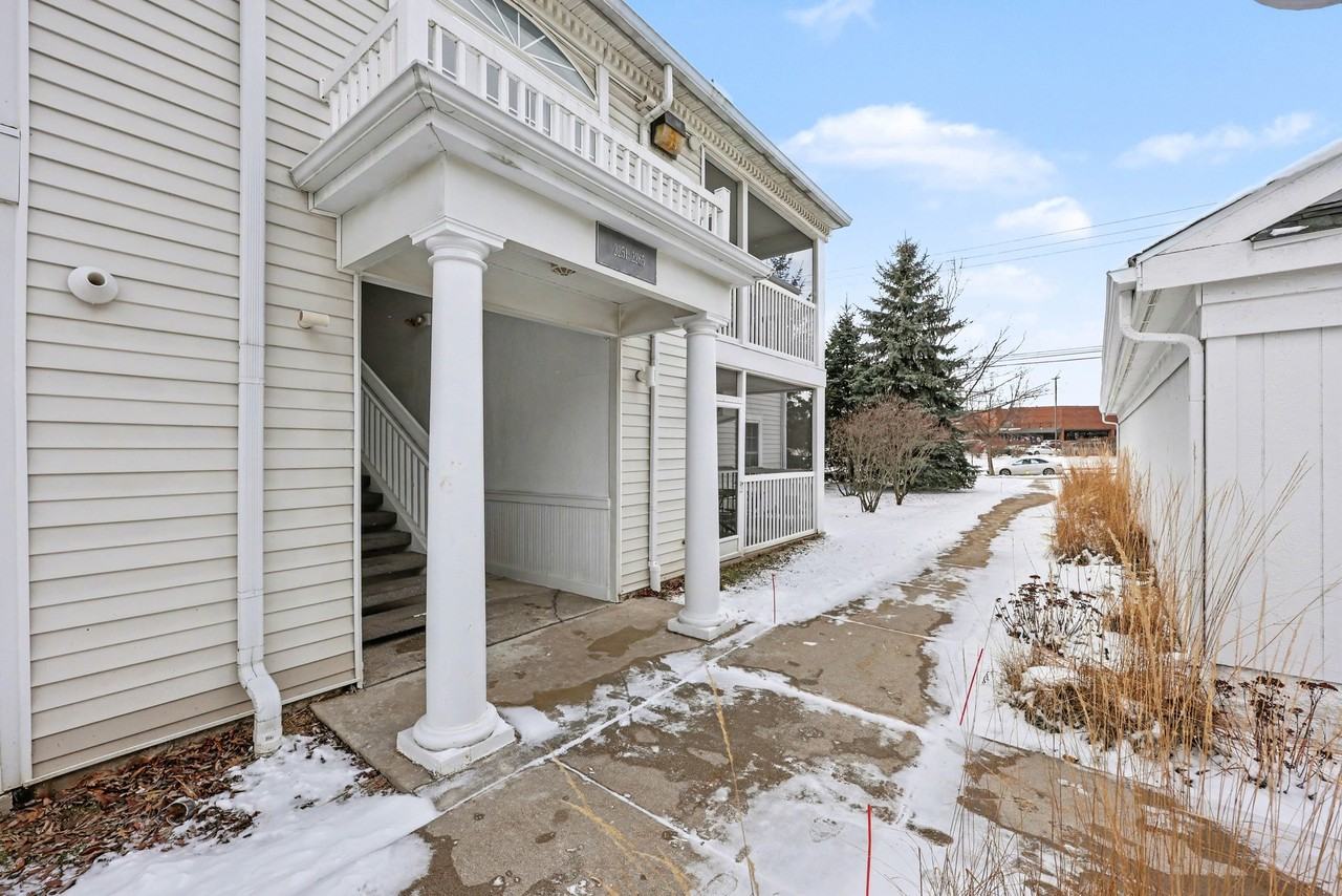 2259 S Main St #1 - Photo 3 of 15