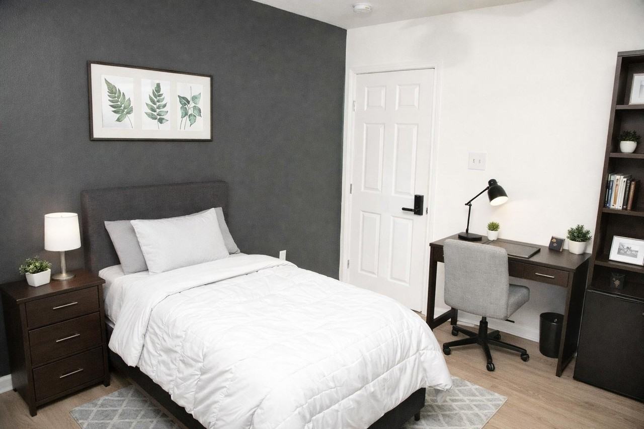 Rhodes Ave - Photo 6 of 6