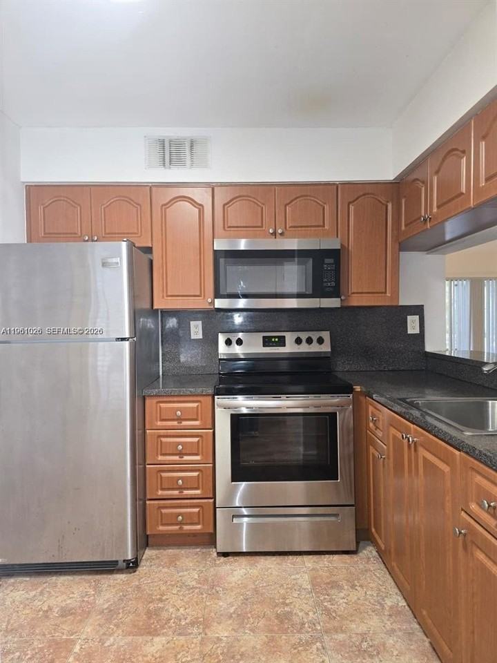 9501 Sw 138th Pl #9501 - Photo 2 of 15