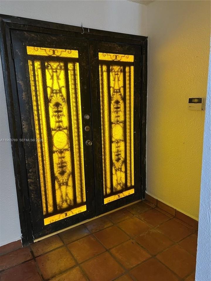 2950 Sw 135th Ave - Photo 2 of 13