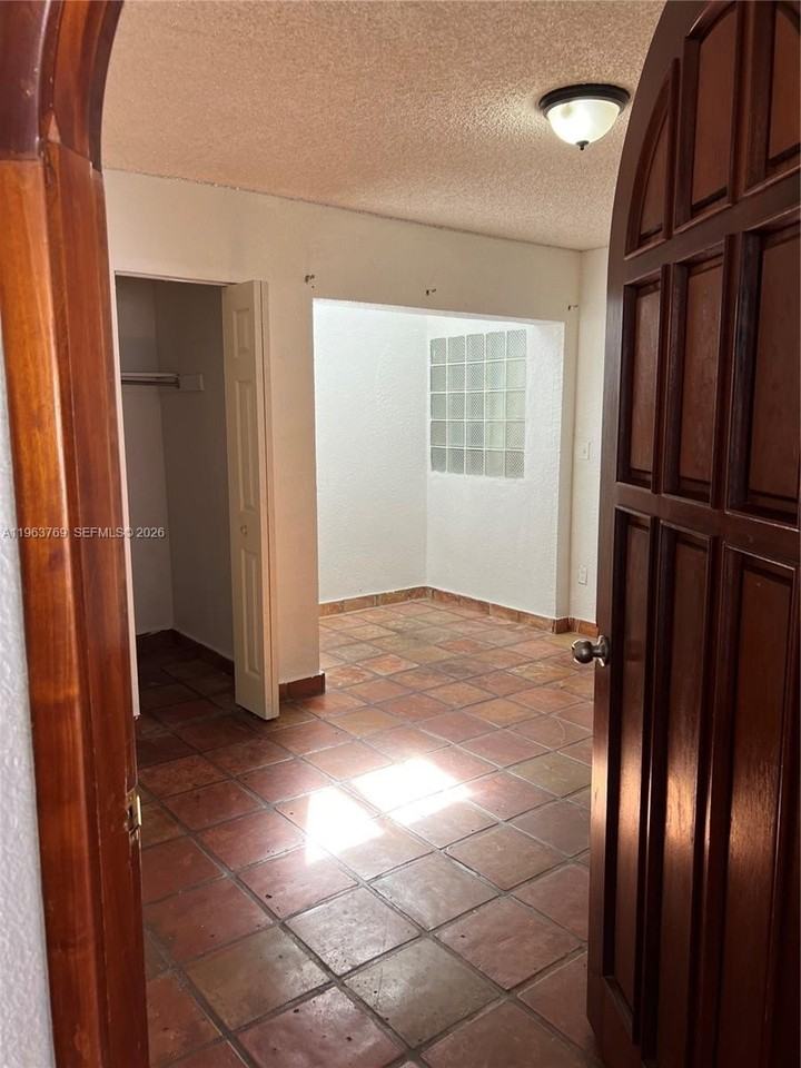 2950 Sw 135th Ave - Photo 7 of 13