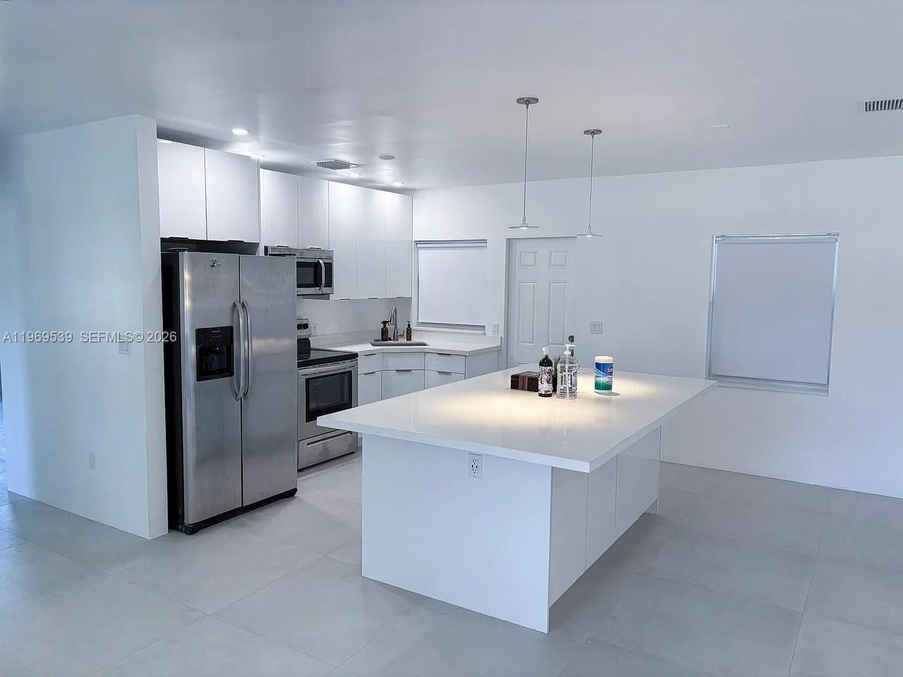 601 De Leon Dr - Photo 4 of 7