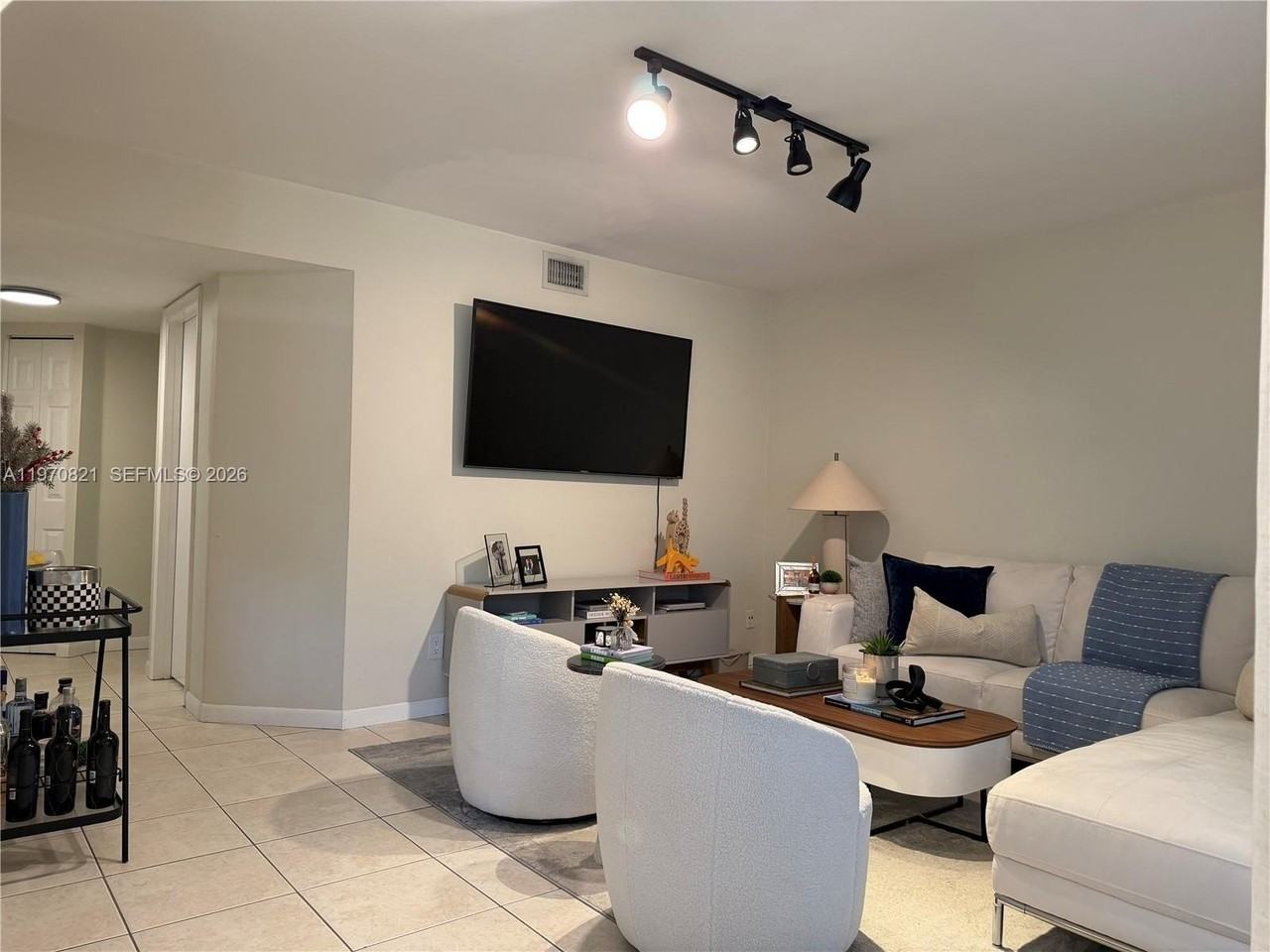 882 Nw 92nd Ave #882 - Photo 3 of 33