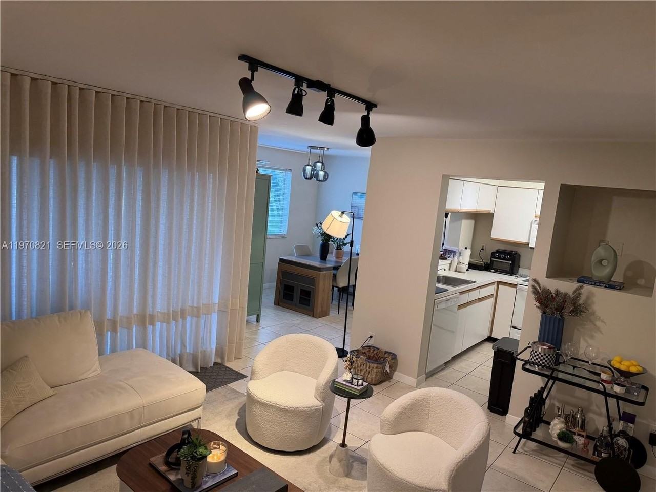 882 Nw 92nd Ave #882 - Photo 5 of 33