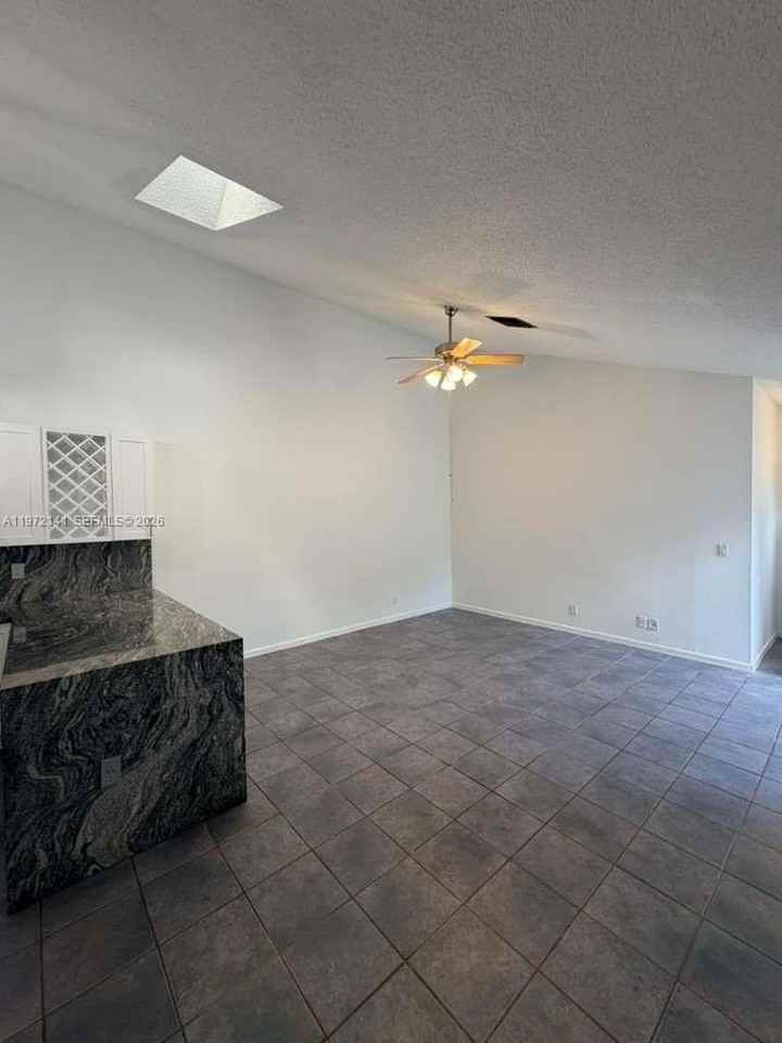 1350 Periwinkle Pl - Photo 6 of 19