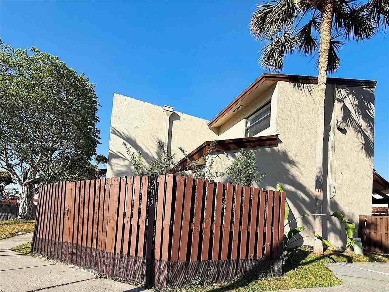 10231 Fontainebleau Blvd #203 - Photo 6 of 8