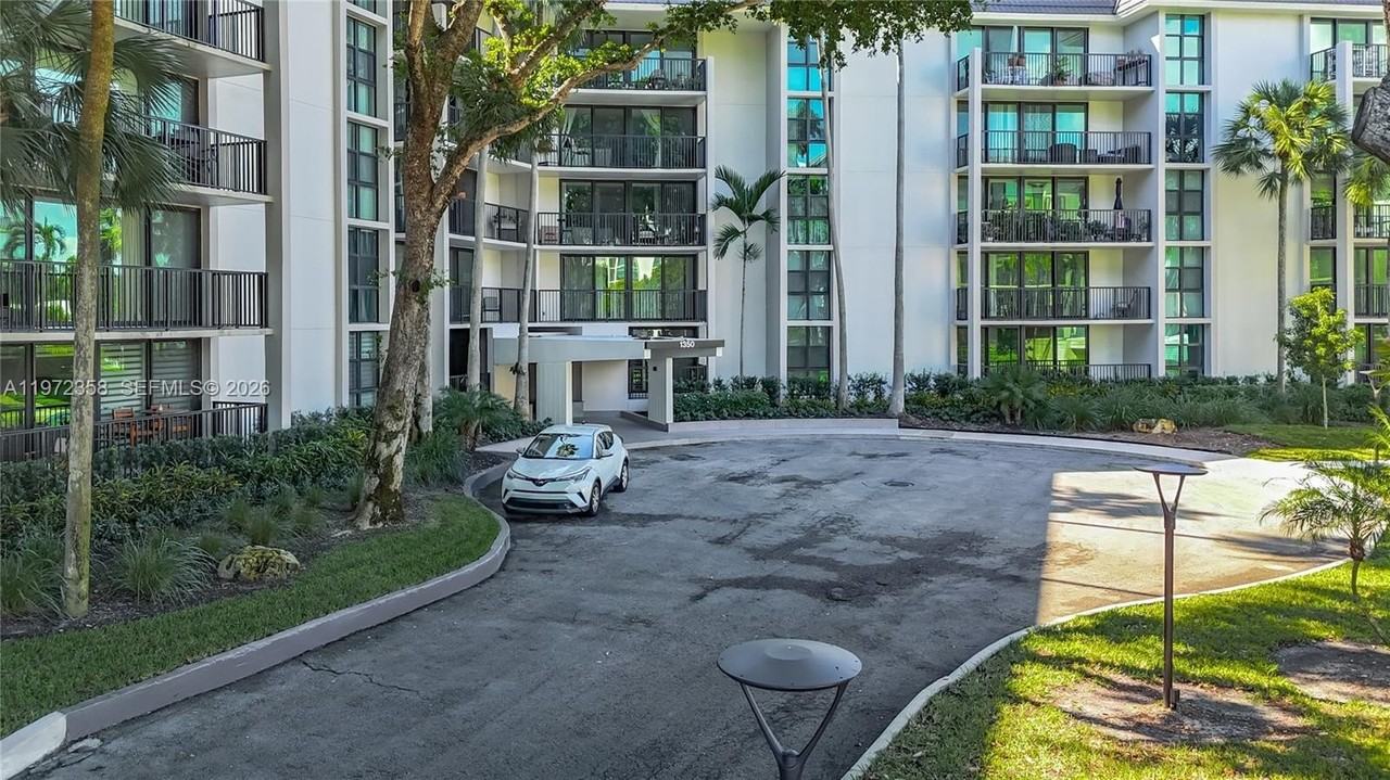 1350 River Reach Dr #118 - Photo 2 of 29