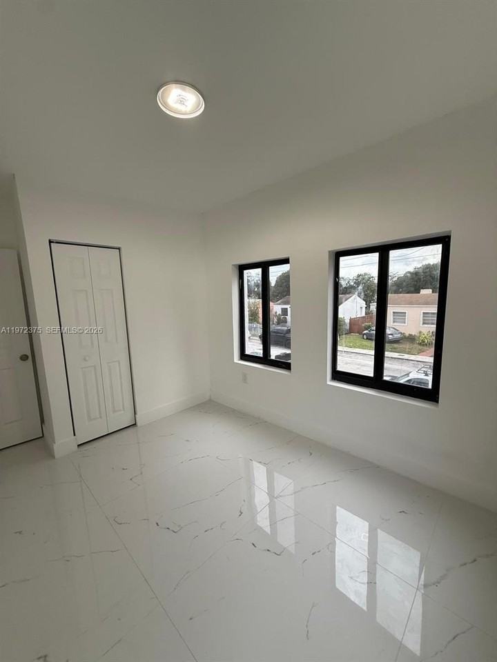 1379 Nw 55th Ter #4 - Photo 3 of 9