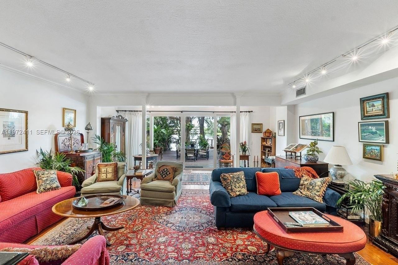 4905 Sw 71st Pl - Photo 6 of 37