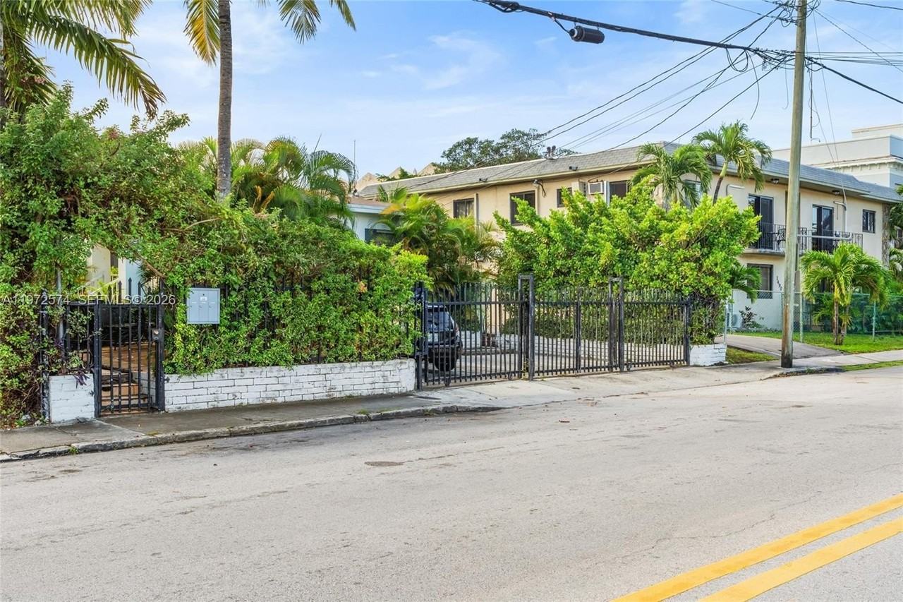 1460 Nw 2nd St #1458 - Photo 3 of 13