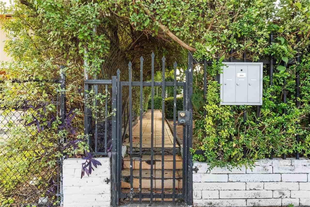 1460 Nw 2nd St #1458 - Photo 6 of 13