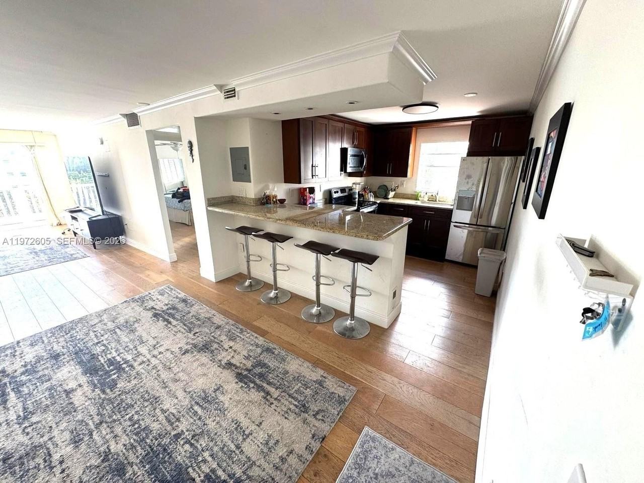 910 Michigan Ave #501 - Photo 6 of 12