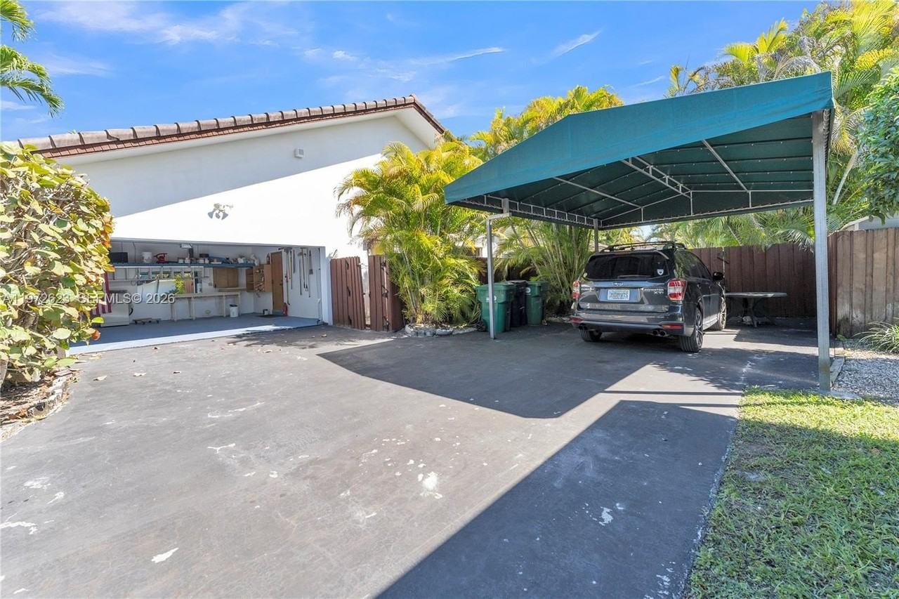 15305 Sw 74th Ct - Photo 5 of 50