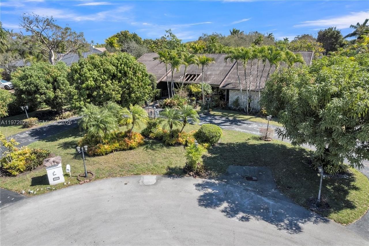 15305 Sw 74th Ct - Photo 6 of 50