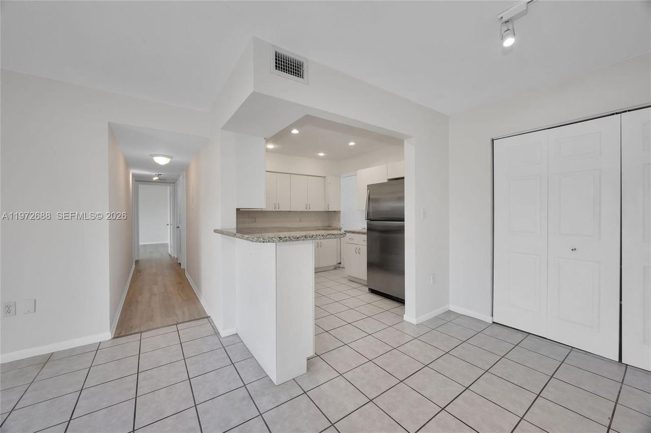 1150 Madruga Ave #B301 - Photo 4 of 15