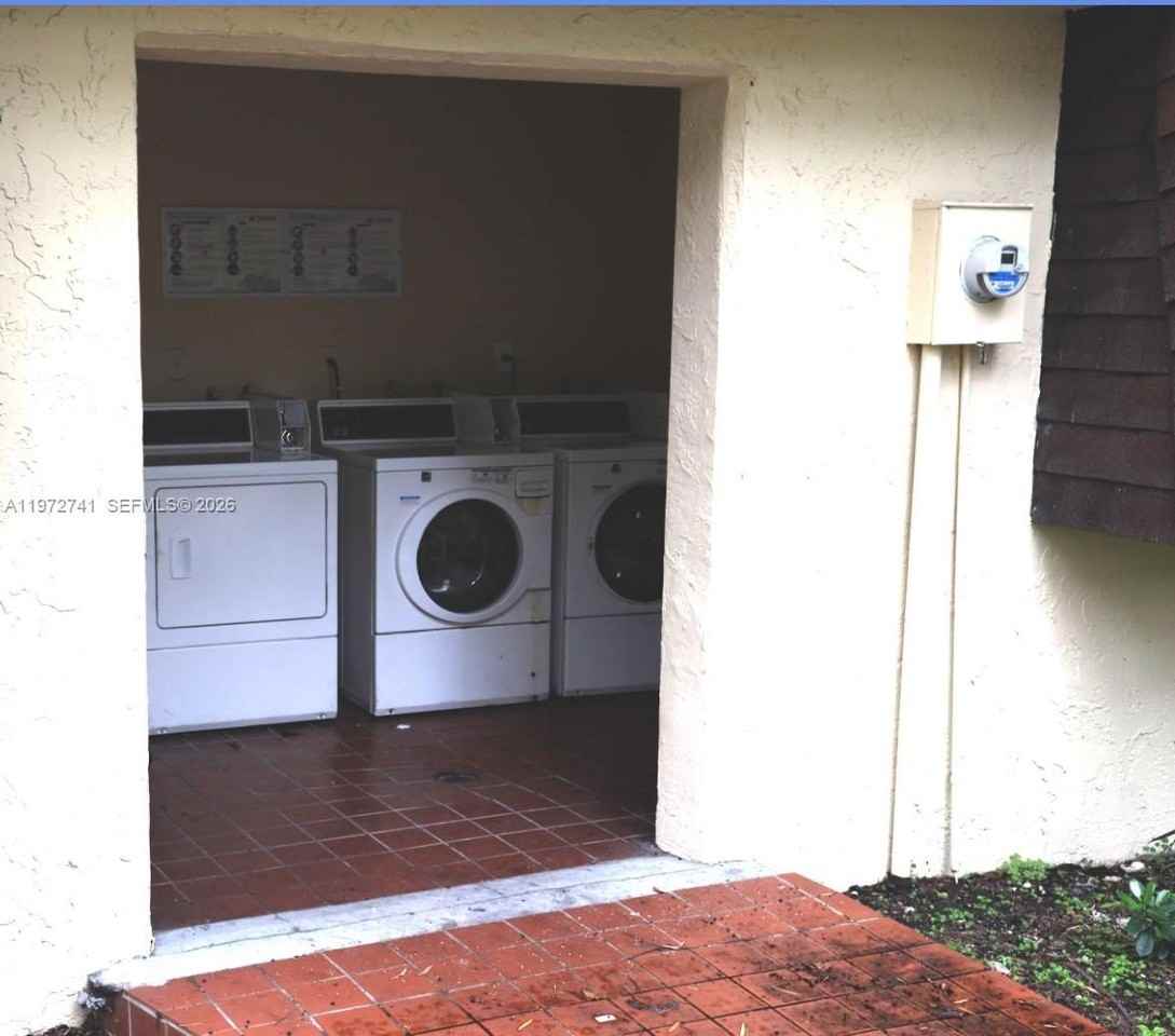 13714 Sw 90th Ave #25 - Photo 4 of 15