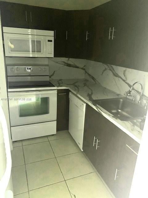 13714 Sw 90th Ave #25 - Photo 5 of 15