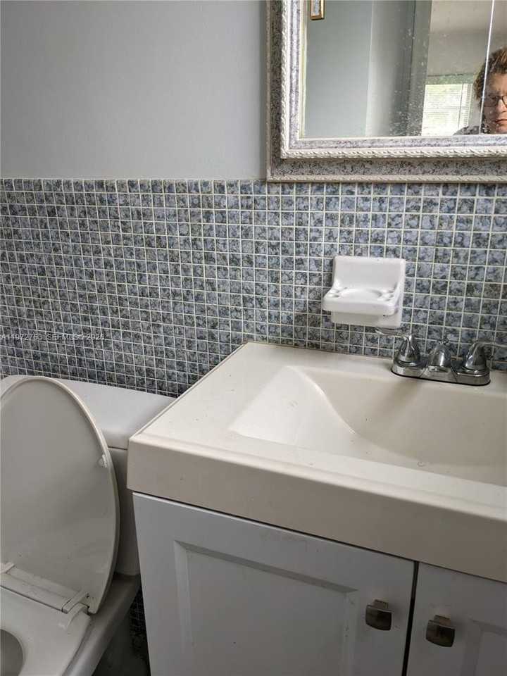 300 Ne 191st St #211 - Photo 5 of 6