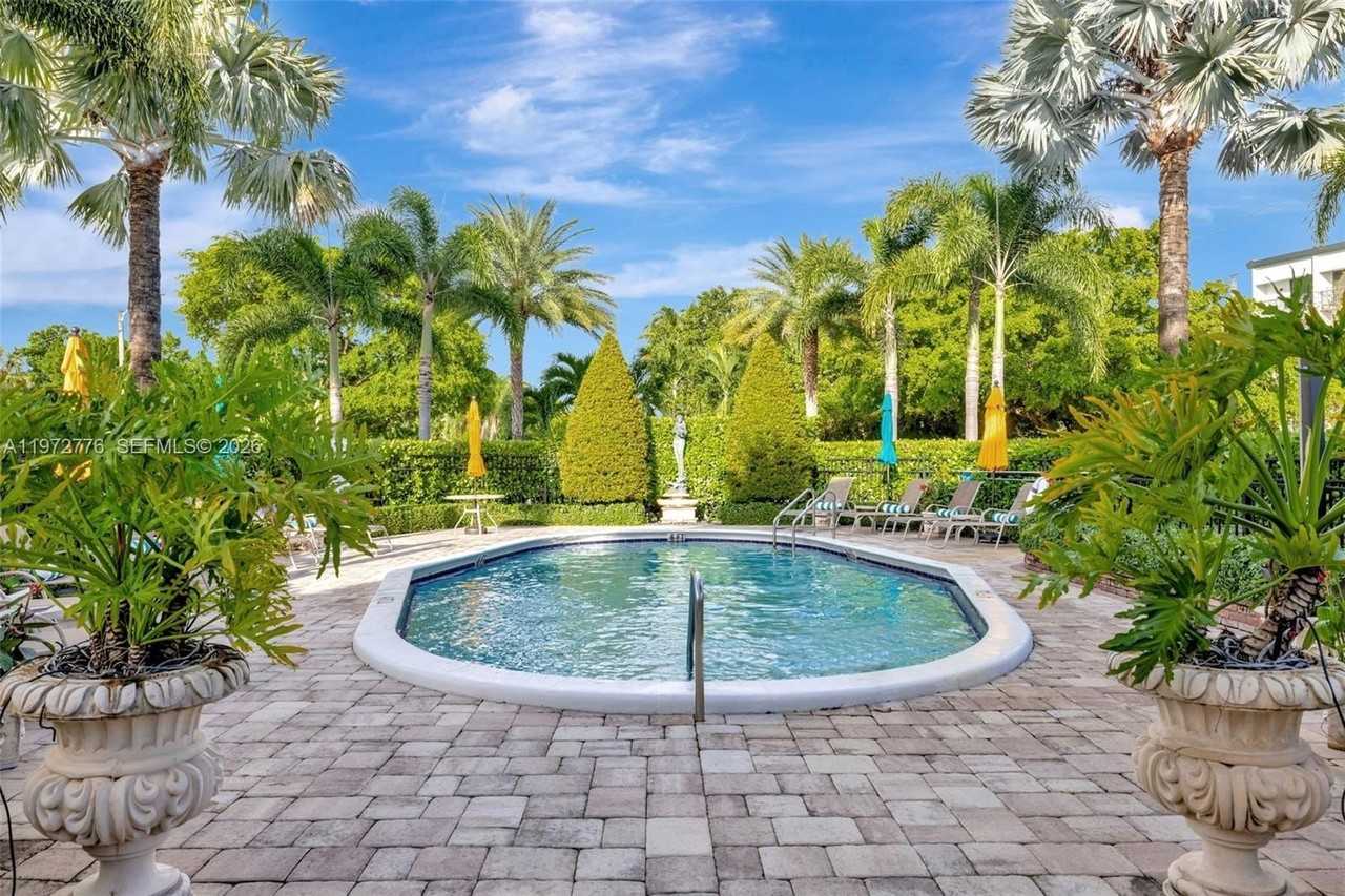 2190 Ne 51st Ct #307