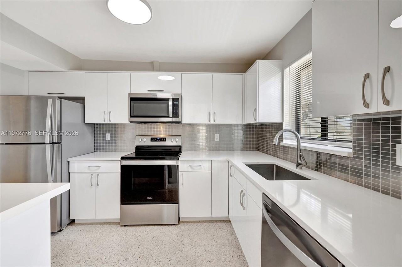 2190 Ne 51st Ct #307 - Photo 3 of 27