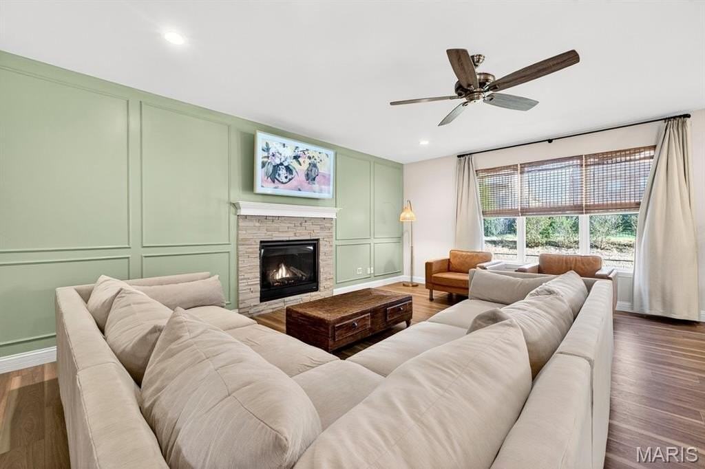 415 Filipp Ln - Photo 3 of 37