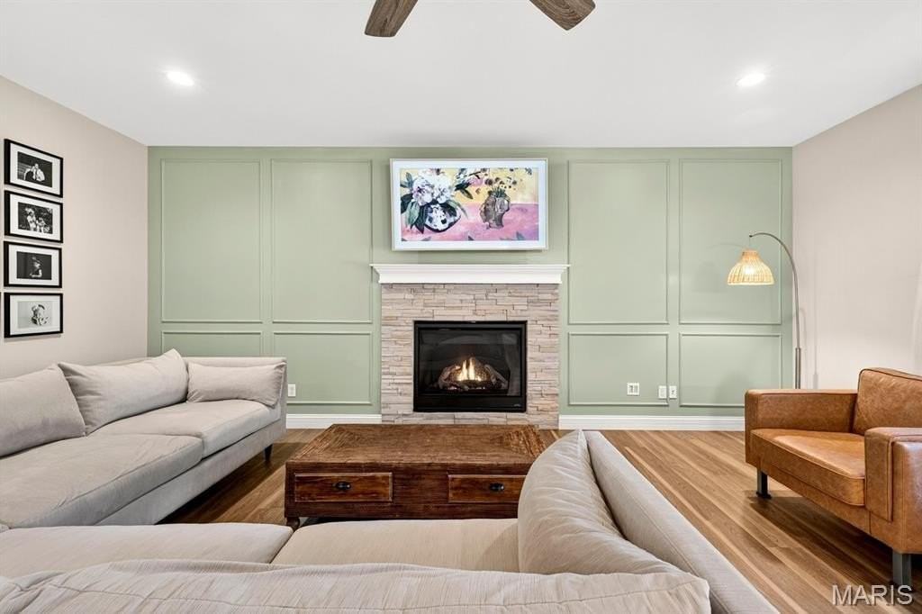 415 Filipp Ln - Photo 4 of 37