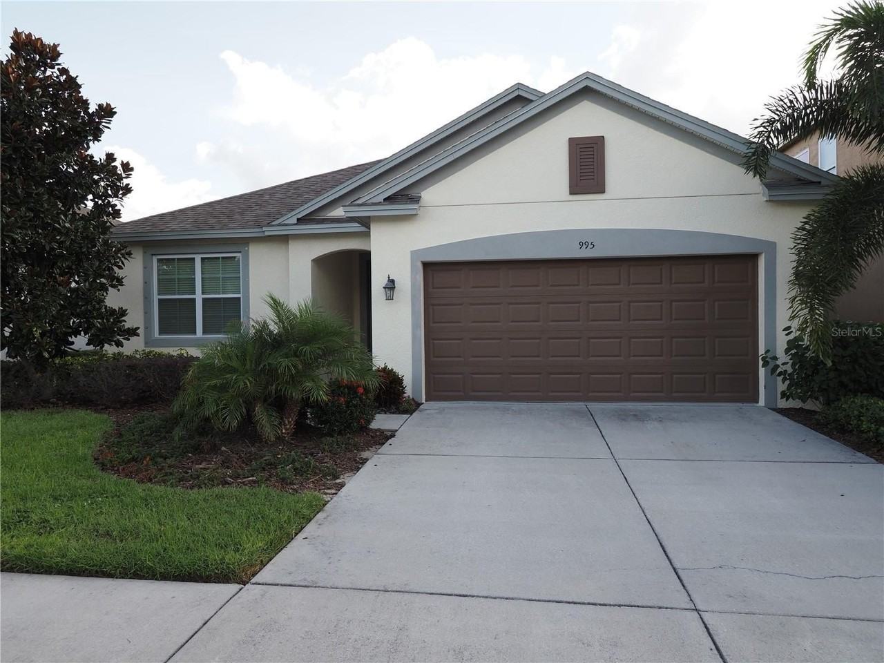 995 Molly Cir - Photo 2 of 46