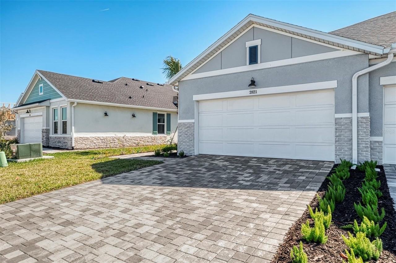 2821 Marrakesh Ln - Photo 2 of 40