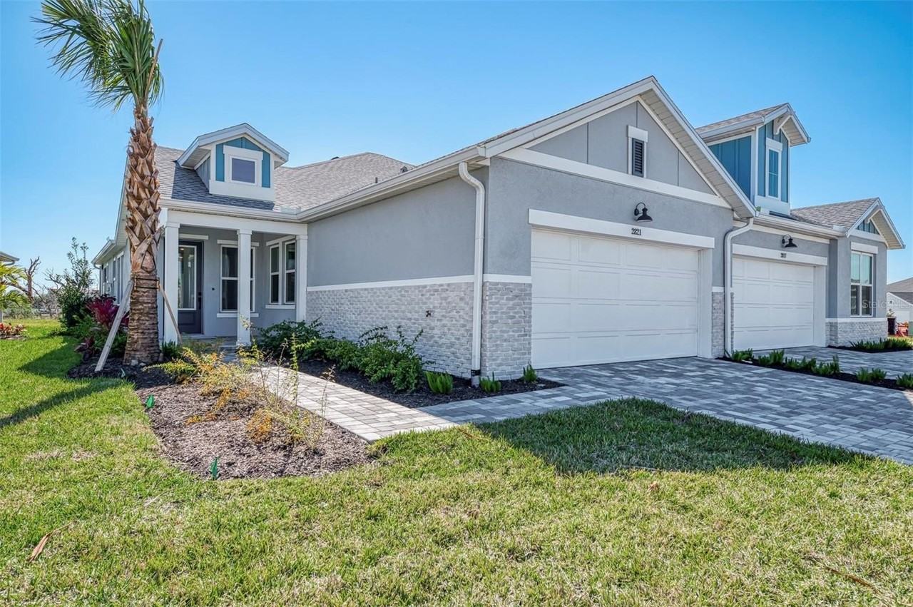 2821 Marrakesh Ln - Photo 4 of 40