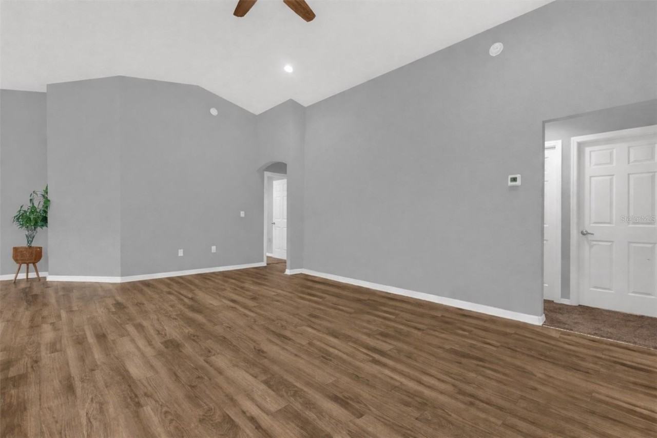 955 Pearly Ridge Ln - Photo 5 of 30