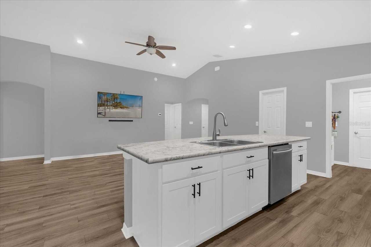 955 Pearly Ridge Ln - Photo 6 of 30