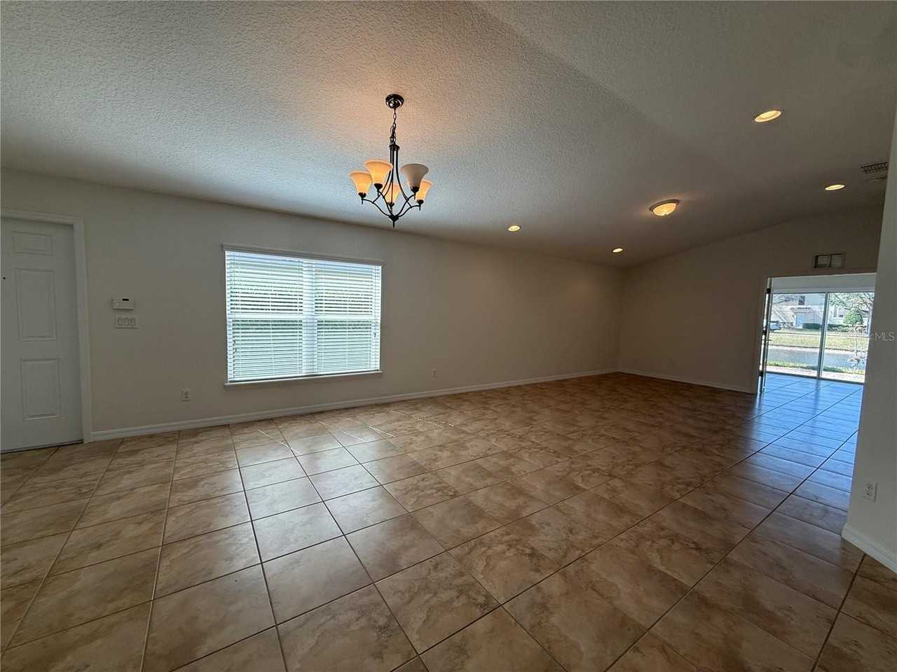 12108 Tripletail Ln - Photo 6 of 30