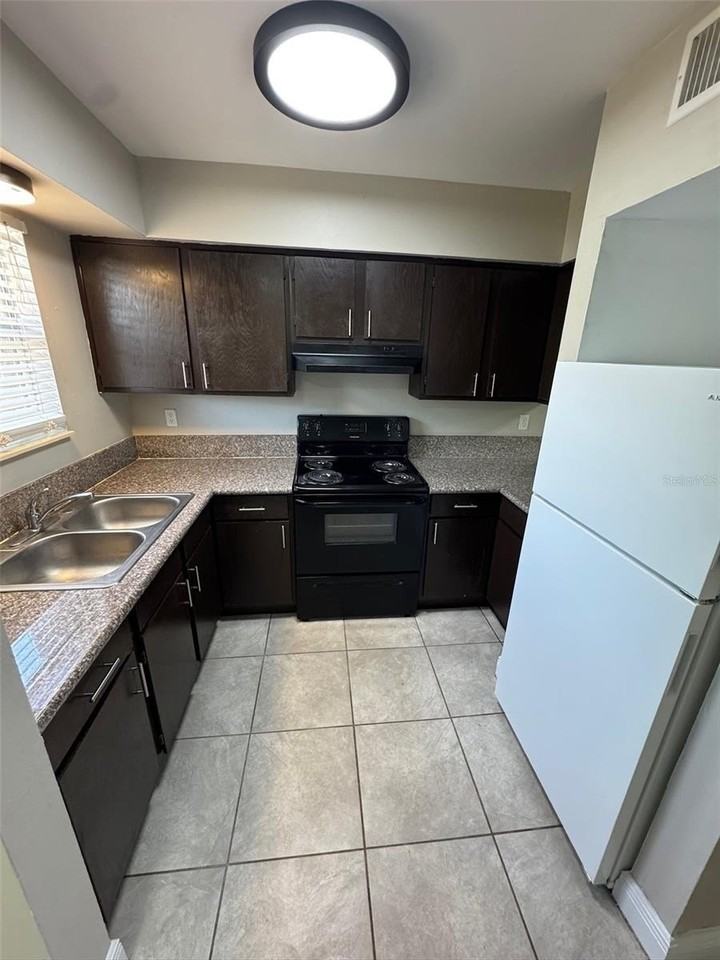 1191 Bentley Rd #3 - Photo 4 of 17