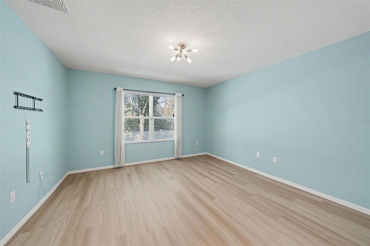 813 Wiltonway Dr - Photo 5 of 15