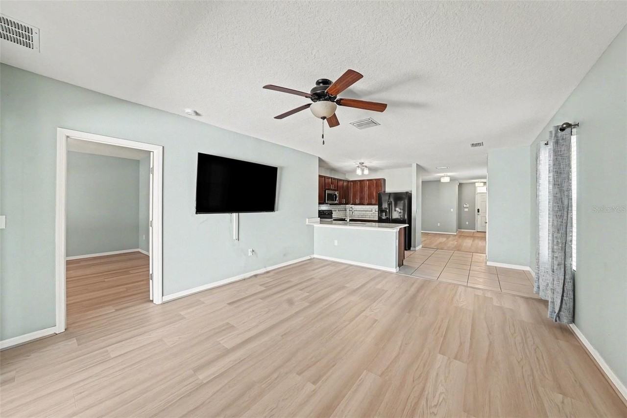 813 Wiltonway Dr - Photo 6 of 15