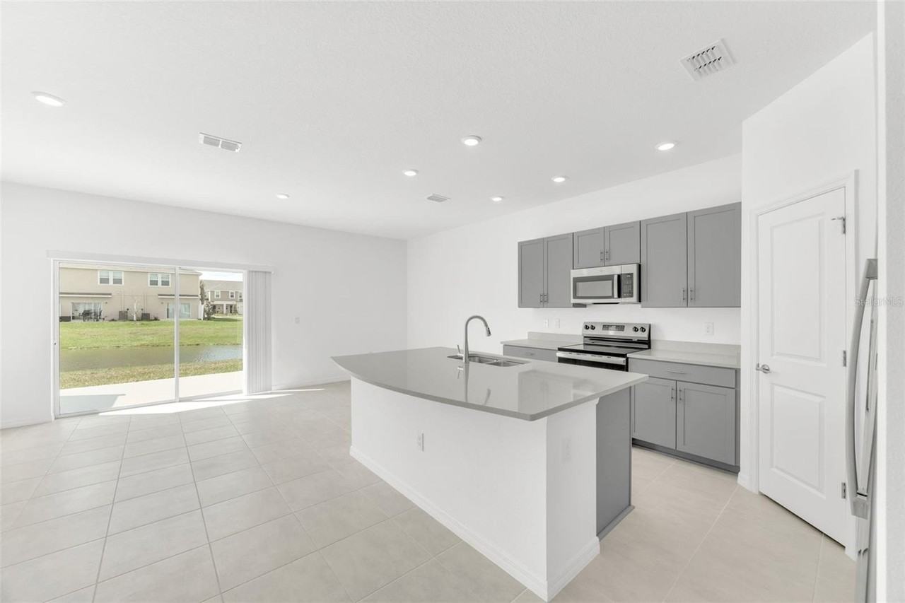 11947 Glenside Ter - Photo 4 of 27