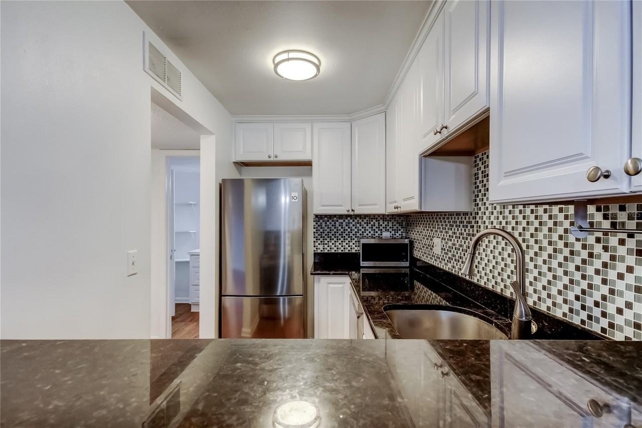 2302 S Manhattan Ave #310 - Photo 6 of 16